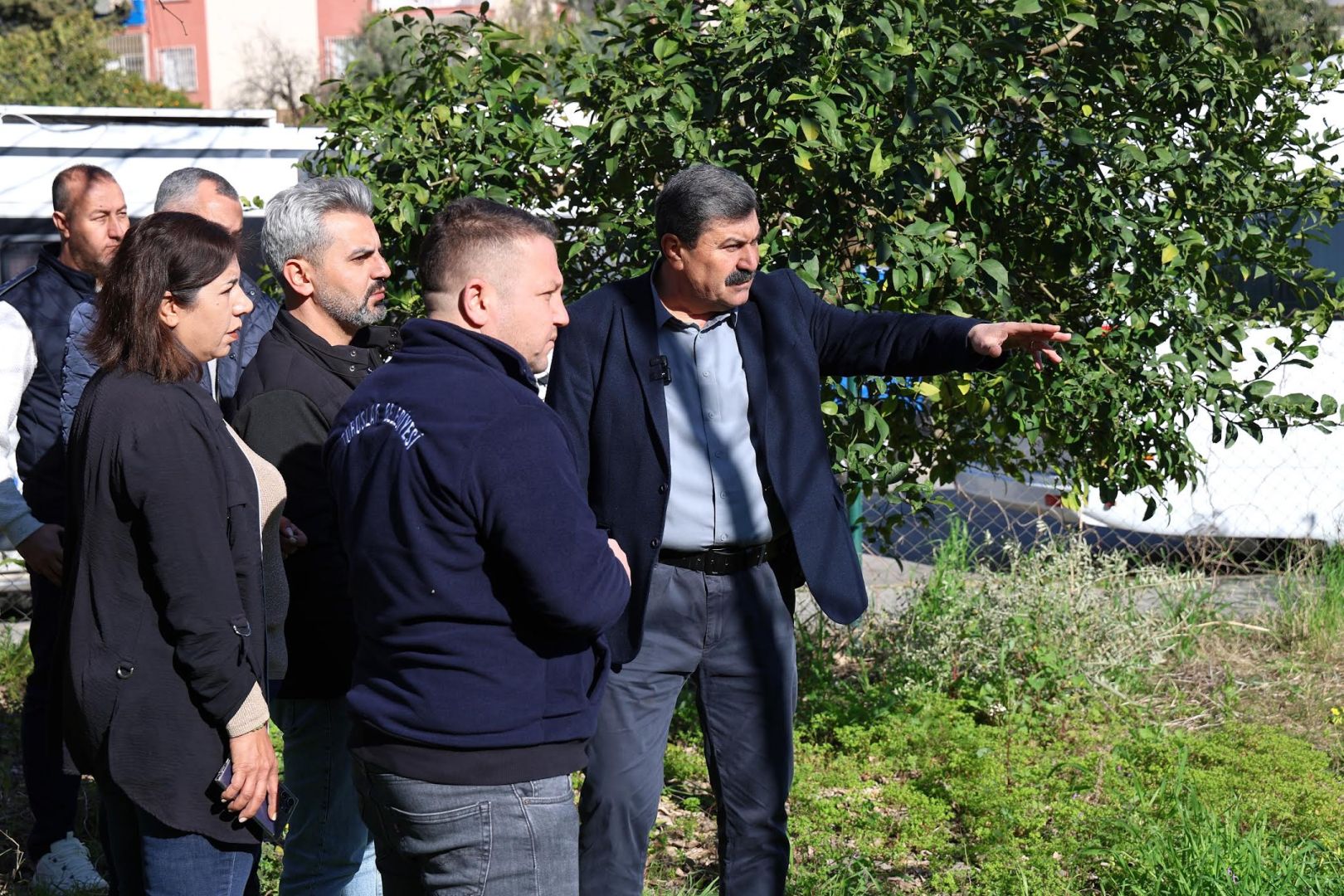 TOROSLAR’DA KAMUSAL ALANLAR İŞGALDEN TEMİZLENİYOR 