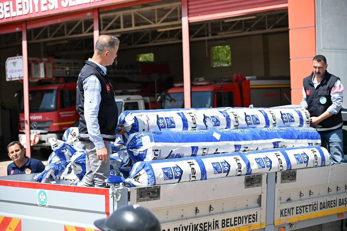 BÜYÜKŞEHİR’DEN AFETZEDE ÜRETİCİLERE DESTEK 