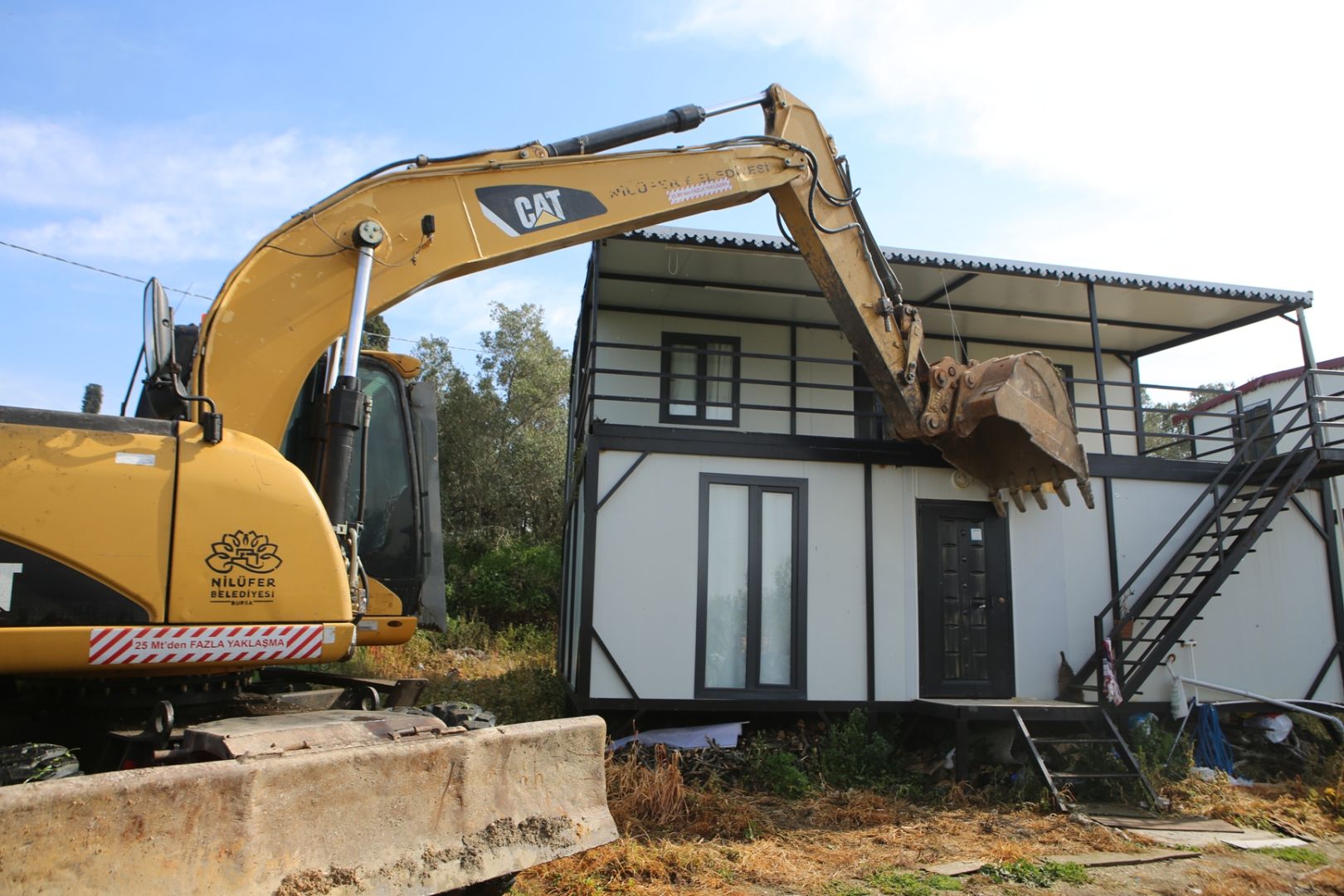 GÖLYAZI’DA KAÇAK YAPILARA GEÇİT YOK 