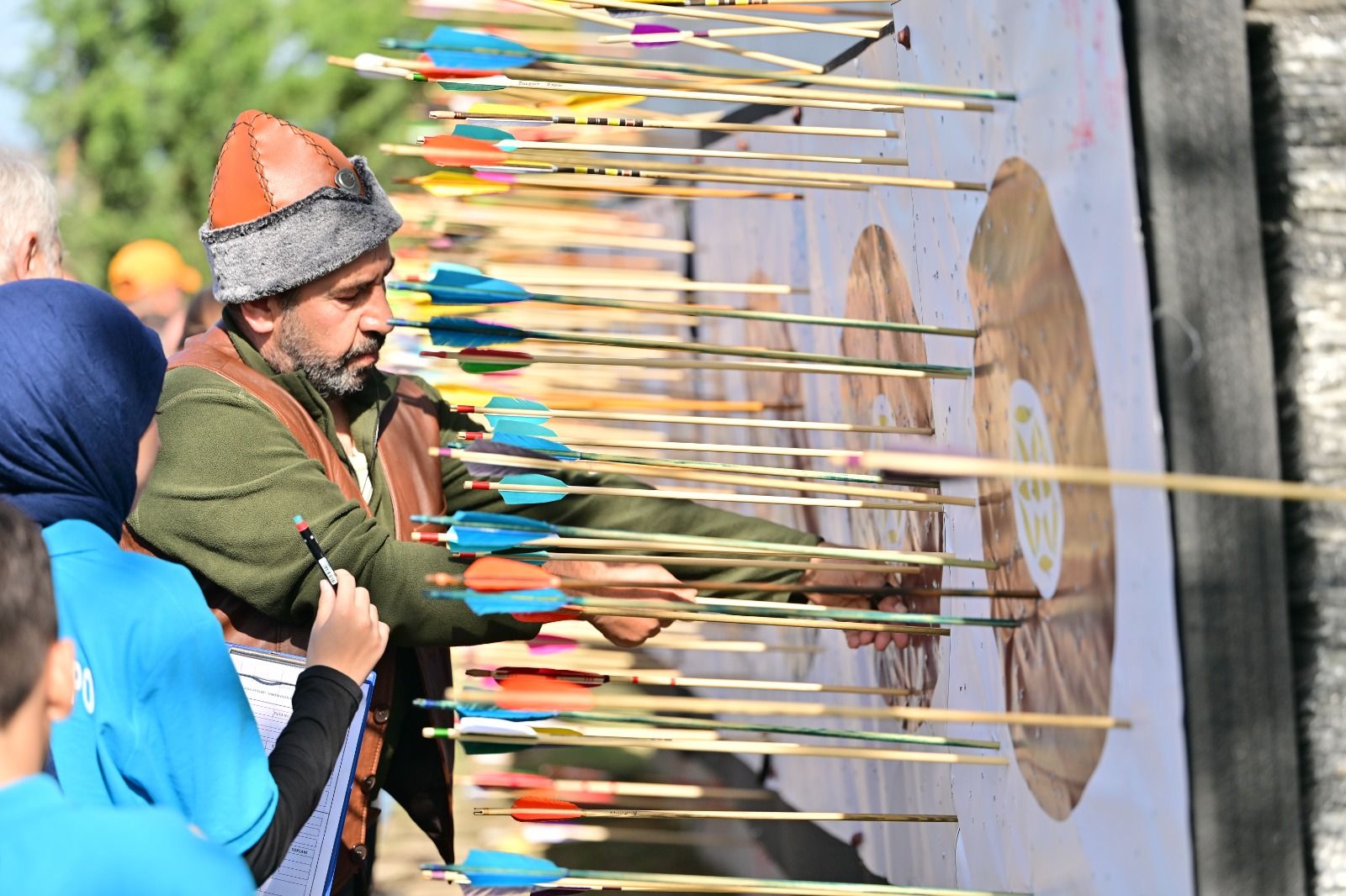KARACABEY’DE OKÇULUK RÜZGARI BAŞLIYOR