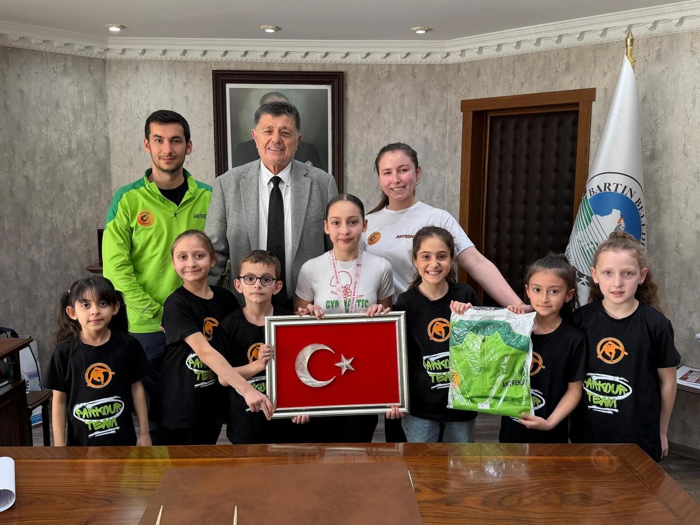 SPORUN VE SPORCULARIMIZIN HER ZAMAN YANINDAYIZ