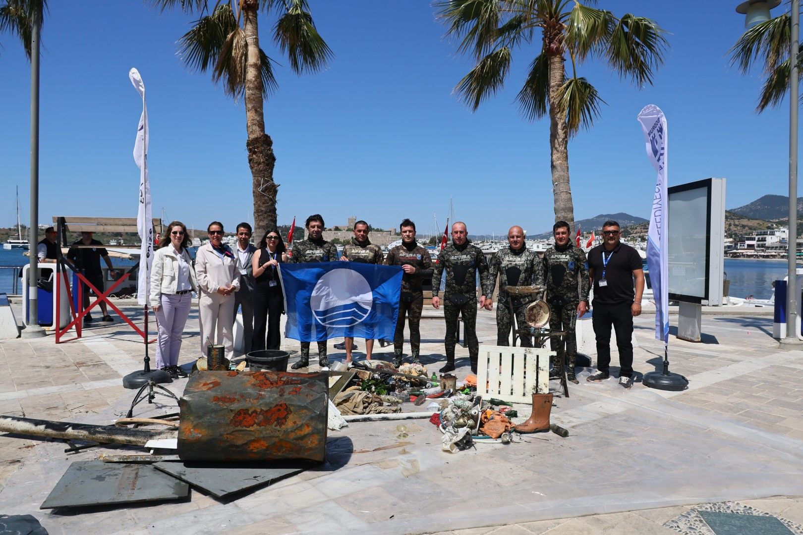 BODRUM'DA DENİZ DİBİ TEMİZLİĞİ KUMBAHÇE'DE BAŞLADI 