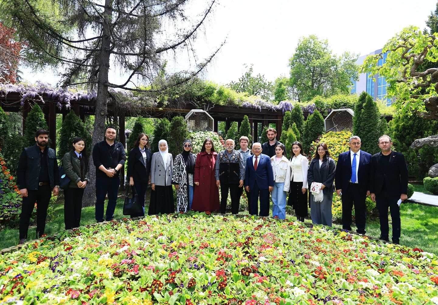 TÜRK DÜNYASI GENÇLERİNDEN BÜYÜKKILIÇ’A ZİYARET