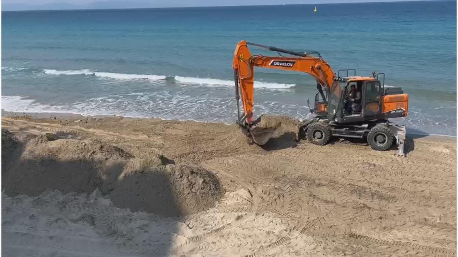 KUŞADASI PLAJLARI SEZONA HAZIRLANIYOR 