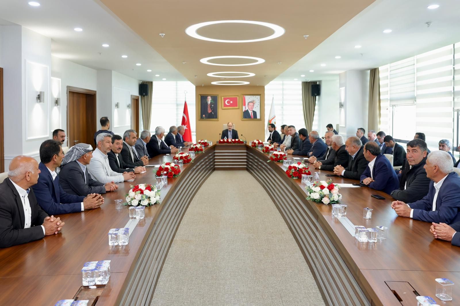 BAŞKAN GÜLPINAR, SURUÇLU MUHTARLARIN TALEPLERİNİ DİNLEDİ