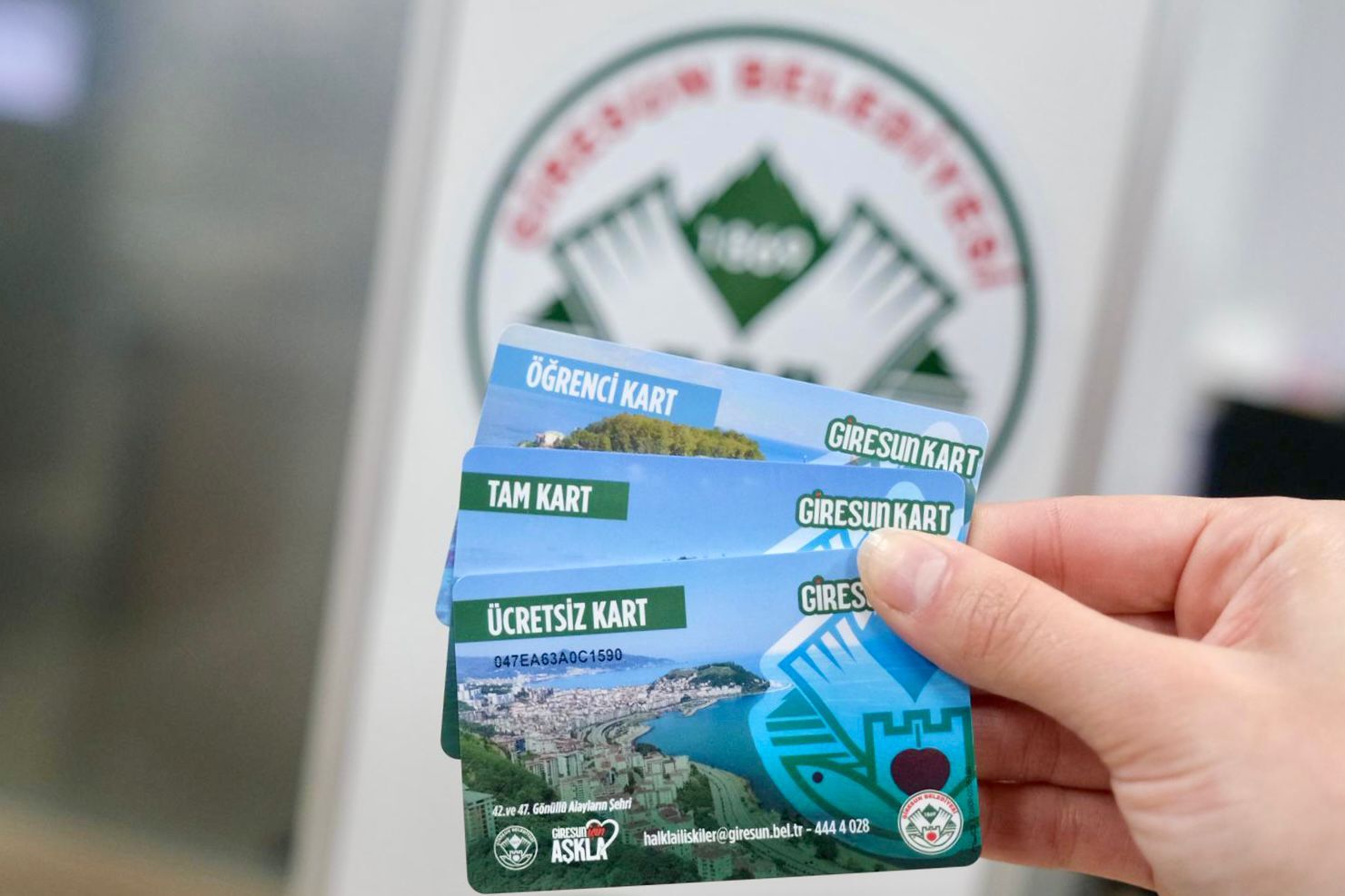 BELEDİYE OTOBÜSLERİNDE KARTLI SİSTEM DÖNEMİ BAŞLADI