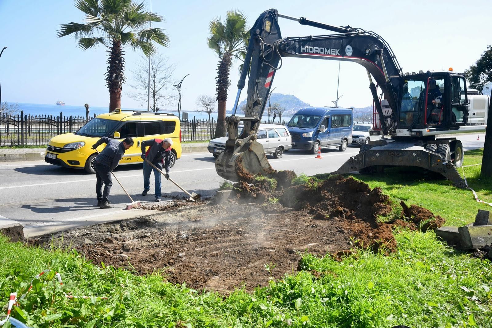 FEN İŞLERİ EKİPLERİNDEN ÜSTYAPI HAMLESİ 