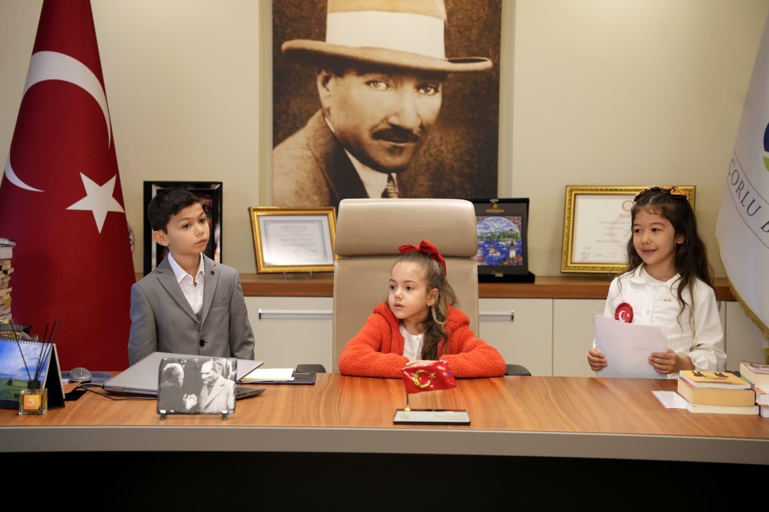 GELECEĞİN BAŞKANLARI GÖREV BAŞINDA 