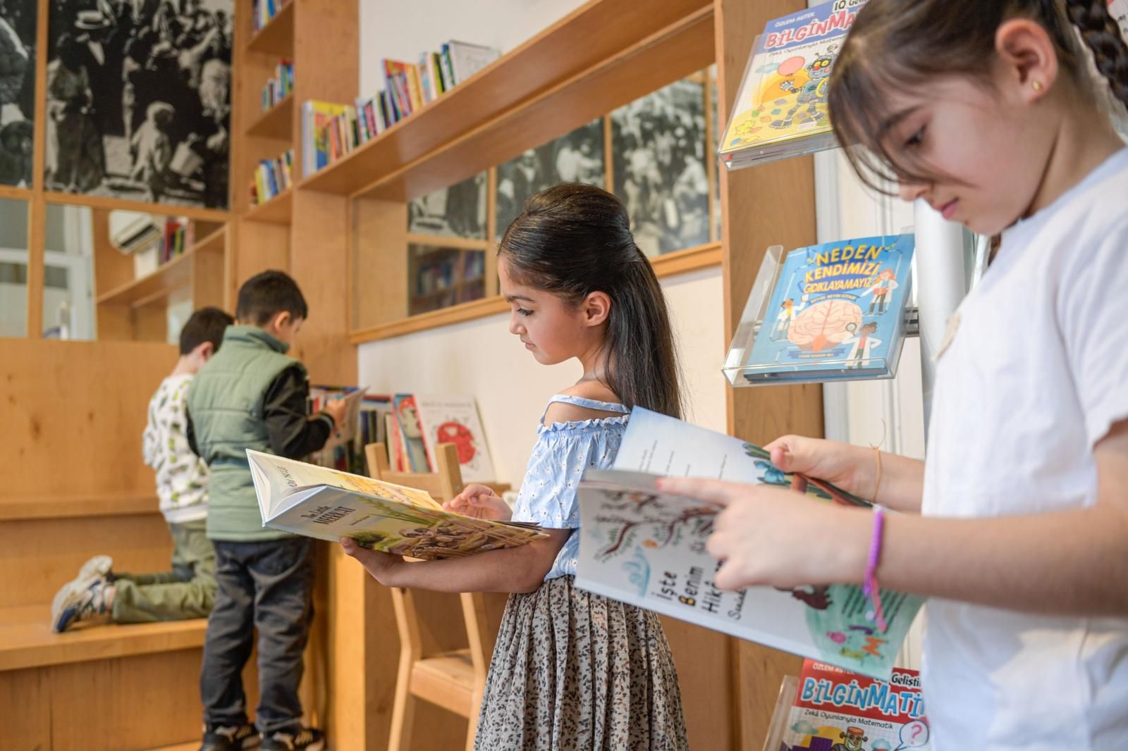 İZMİR’DE ÇOCUKLARA ÖZEL KÜTÜPHANE 