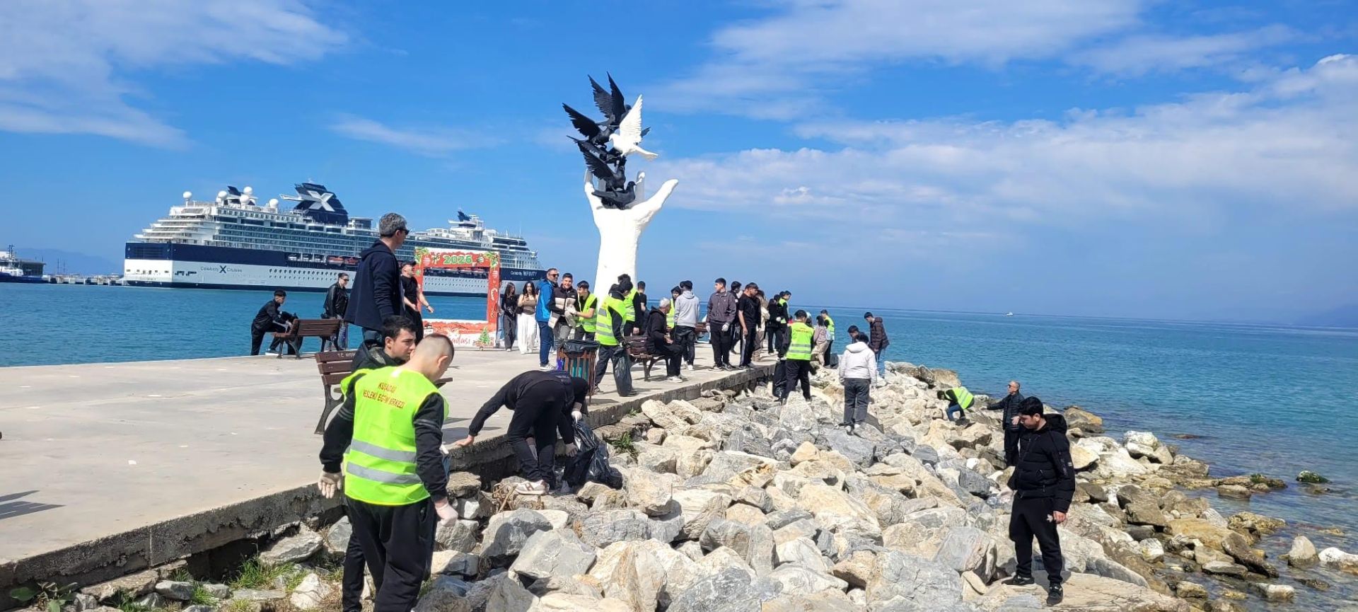 KUŞADASI BELEDİYESİ VE MESEM EL ELE VERDİ