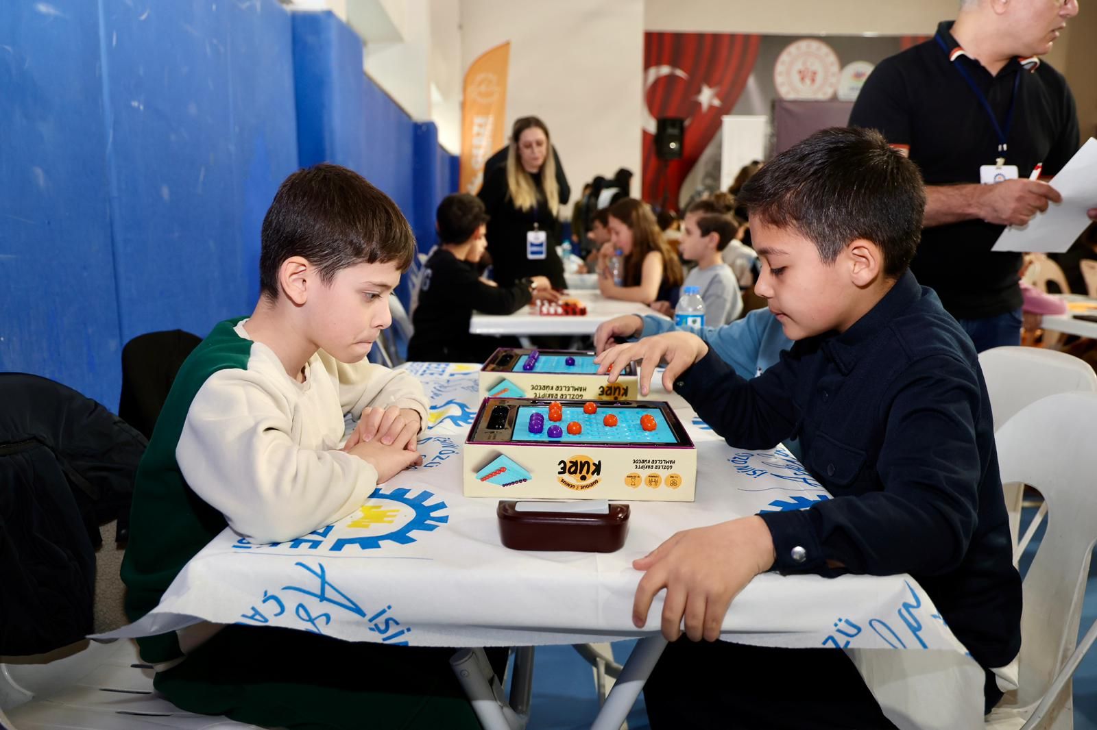 ÖĞRENCİLER STRATEJİ VE ZEKA YARIŞINDA 