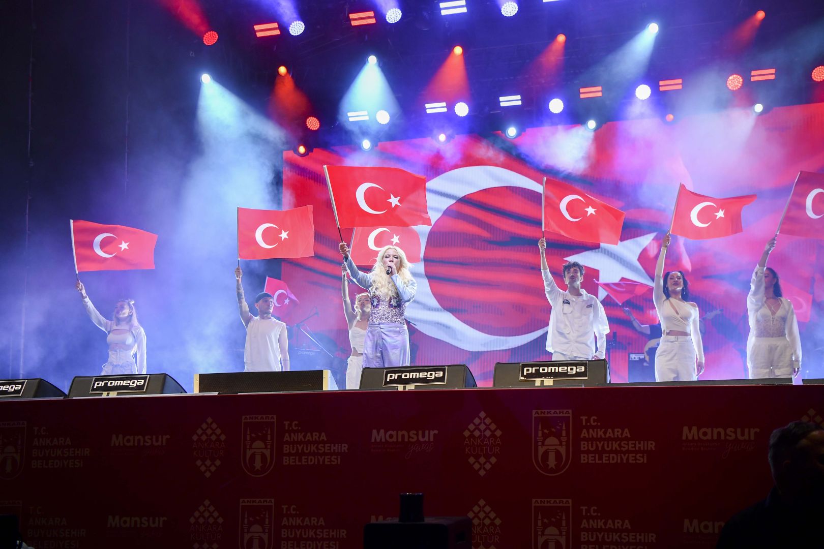 19 MAYIS COŞKUSU BAŞKENT’İ SARDI 
