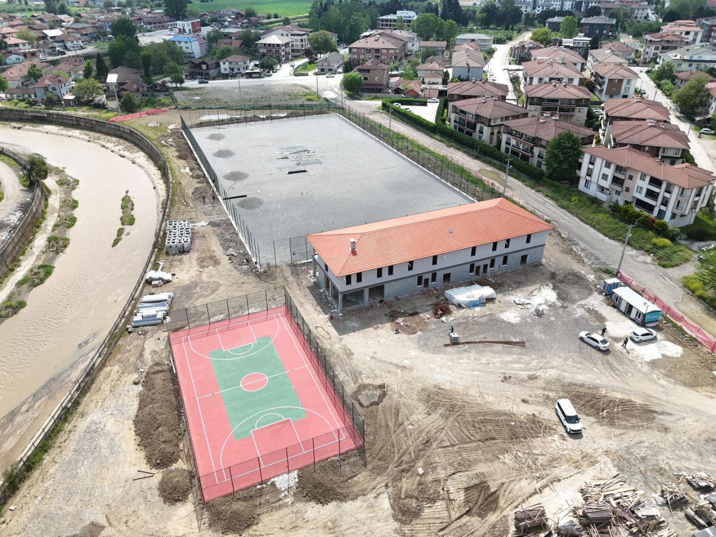 19 MAYIS SPOR KAMPÜSÜ HIZLA YÜKSELİYOR 