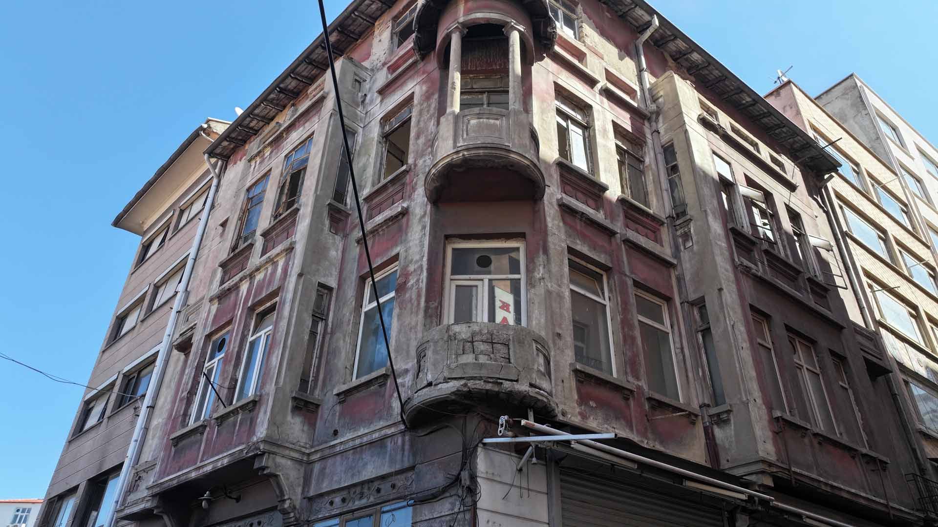 ABB’DEN TENEKECİLER CADDESİ’NE ESTETİK DOKUNUŞ 