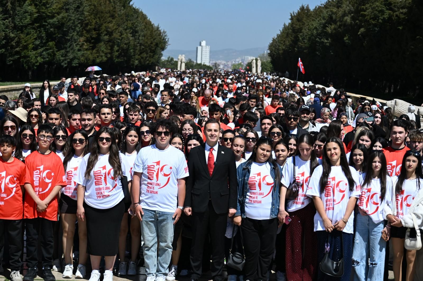 BALIKESİRLİ 1071 GENÇ ATA’NIN HUZURUNDA 