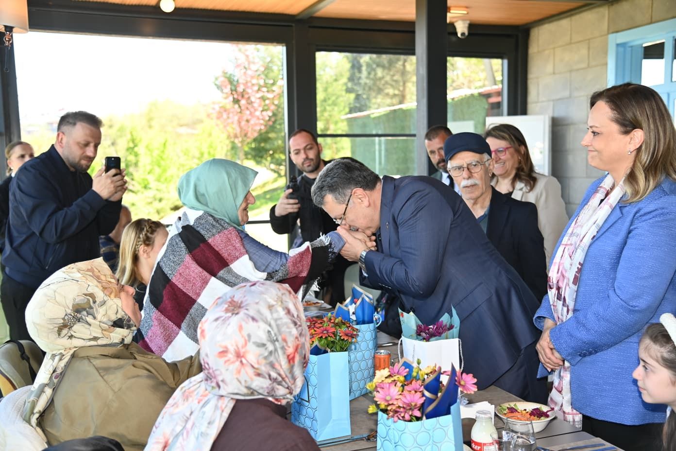 BAŞKAN GENÇ: “ŞEHİT ANNELERİMİZ MİLLETİMİZİN EN KIYMETLİ EMANETLERİDİR” 