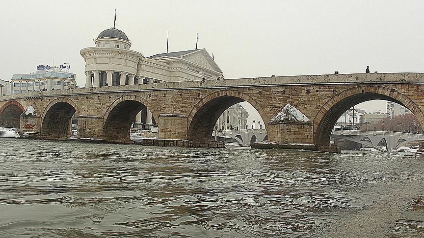 ESENLER BELEDİYESİ ÜSKÜP’TEKİ TAŞ KÖPRÜ’YÜ AYDINLATACAK 