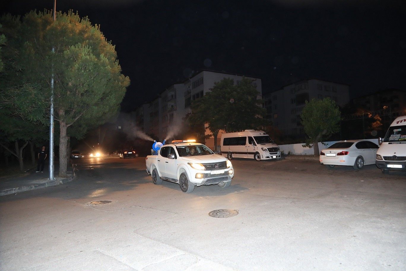 PAMUKKALE’DE 61 MAHALLEDE GECE İLAÇLAMALARI BAŞLADI
