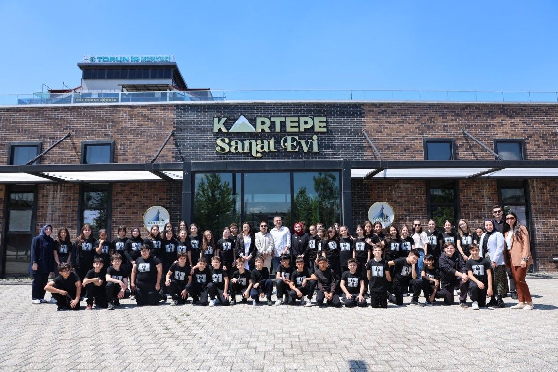 SANAT DOLU BULUŞMA SANAT EVİ’NDE GERÇEKLEŞTİ