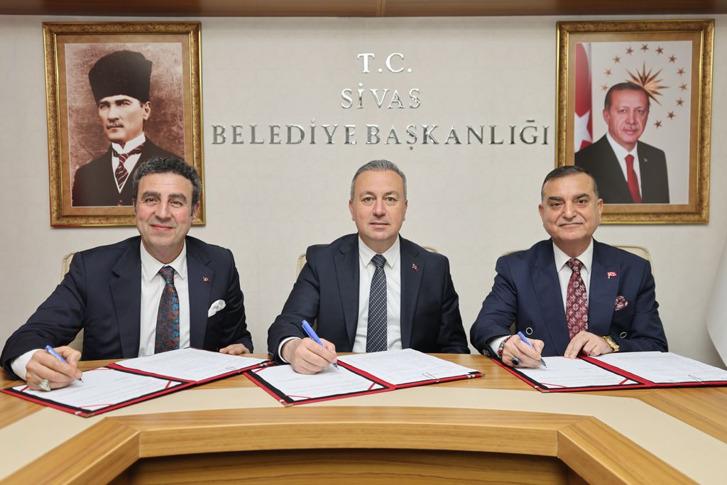 SİVAS ESNAFINA YAKIŞACAK YENİ HİZMET BİNASI İÇİN İMZALAR ATILDI 
