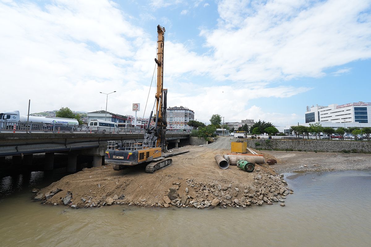 AKÇAABAT’TA ULAŞIMI RAHATLATACAK DEV PROJEDE İLK ADIM 