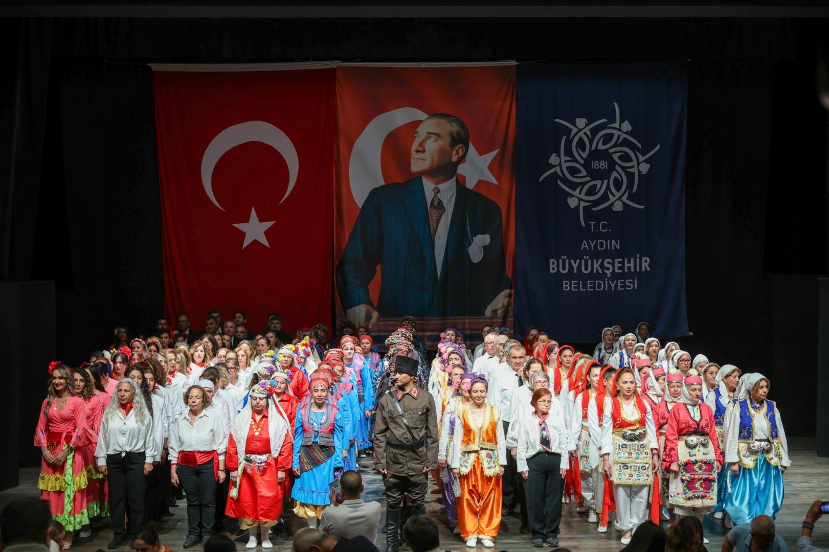 AYDIN’DA KÜLTÜR VE SANAT GECEYE DAMGA VURDU 
