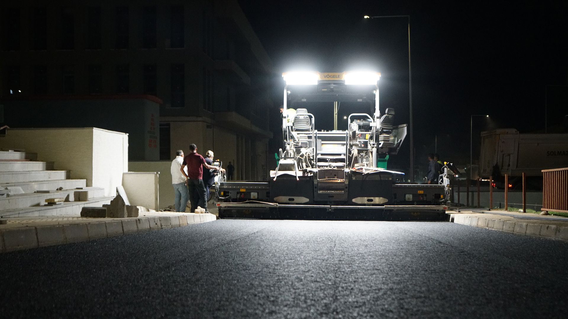 BÜYÜKŞEHİRDE GECE MESAİSİ