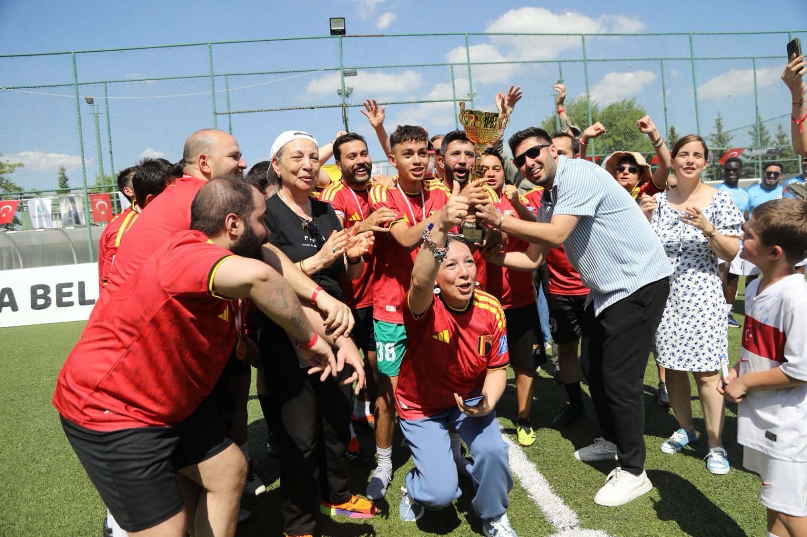 ÇANKAYA’DA MİNİ DÜNYA KUPASI NEFES KESTİ 