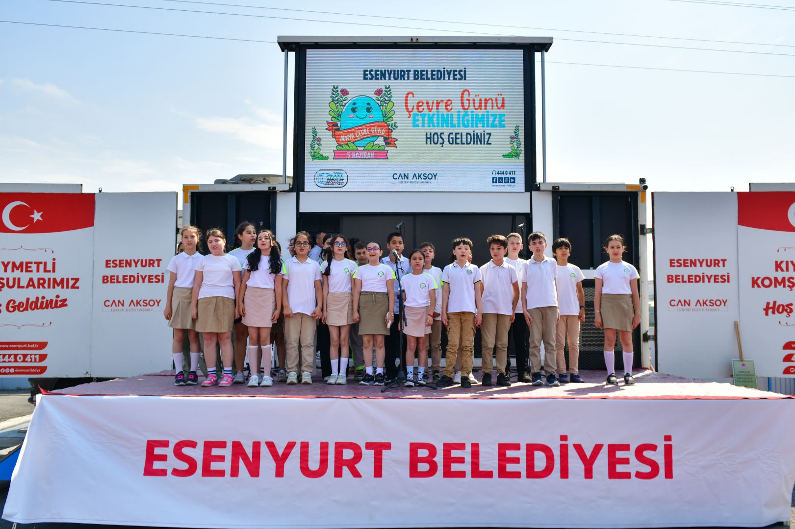 ÇEVRE İÇİN SAHNEYE ÇIKTILAR 