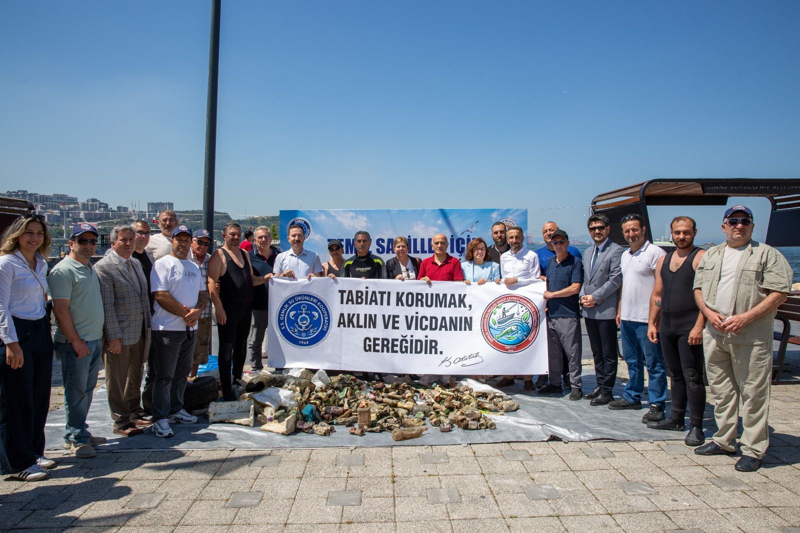 GEMLİK’TE MAVİ VATAN İÇİN TEMİZLİK MESAİSİ
