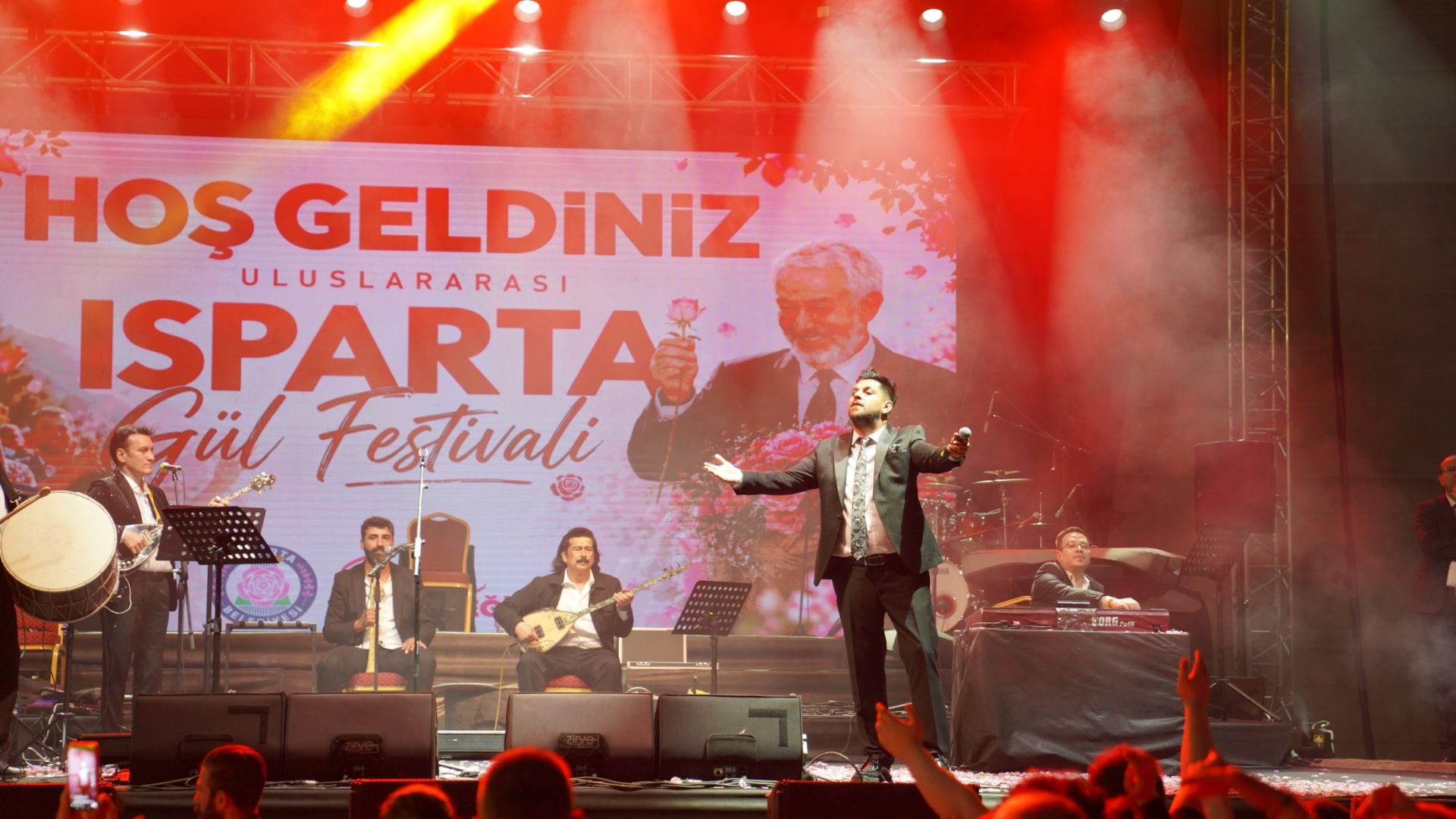 GÜL FESTİVALİ COŞKUYLA BAŞLADI