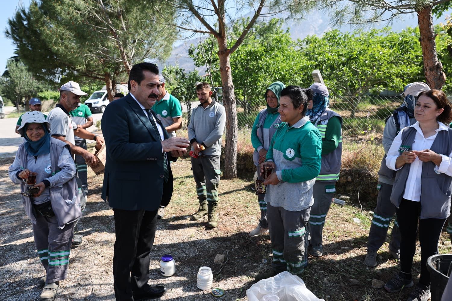 PAMUKKALE’DE 823 KİLOMETREKARELİK ALANDA YABANİ OT MESAİSİ