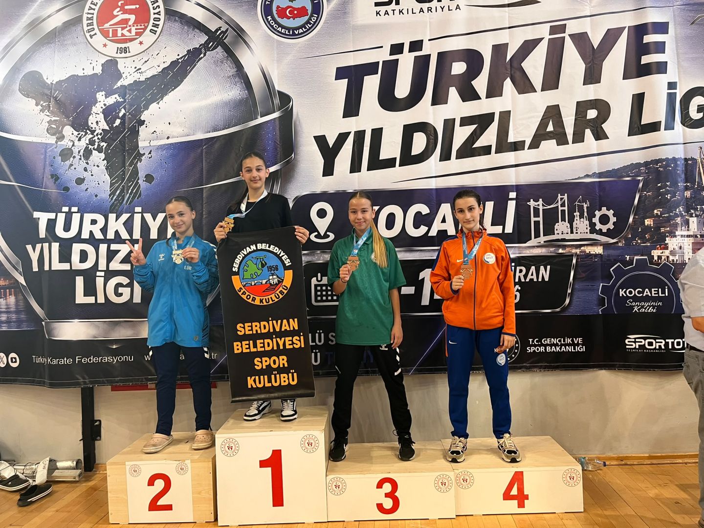 SERDİVAN’DAN MADALYA YAĞMURU 