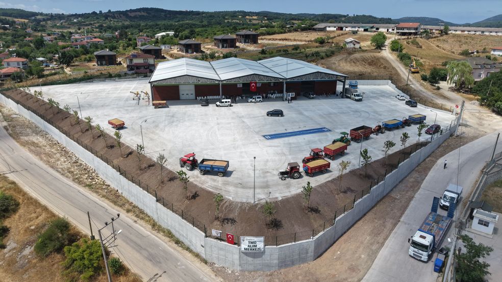 KANDIRA BELEDİYESİ’NDEN FINDIK HASADI ÖNCESİ YOL HAMLESİ