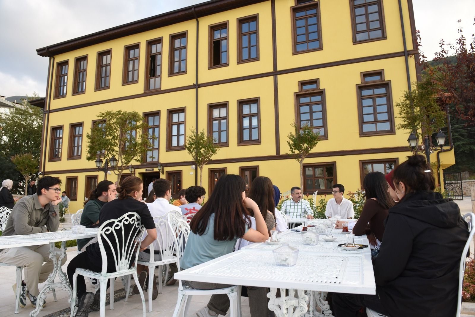 ALEV ALATLI MERKEZİ KÜLTÜRE NEFES OLDU