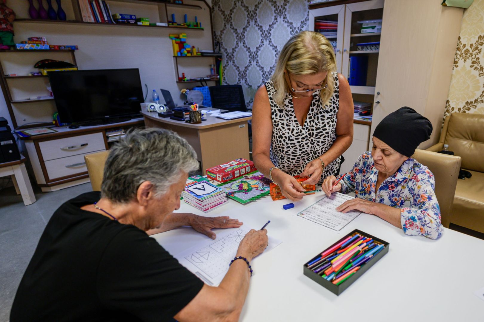 ALZHEIMER HASTALARINA İZMİR’DE UMUT OLAN MERKEZ