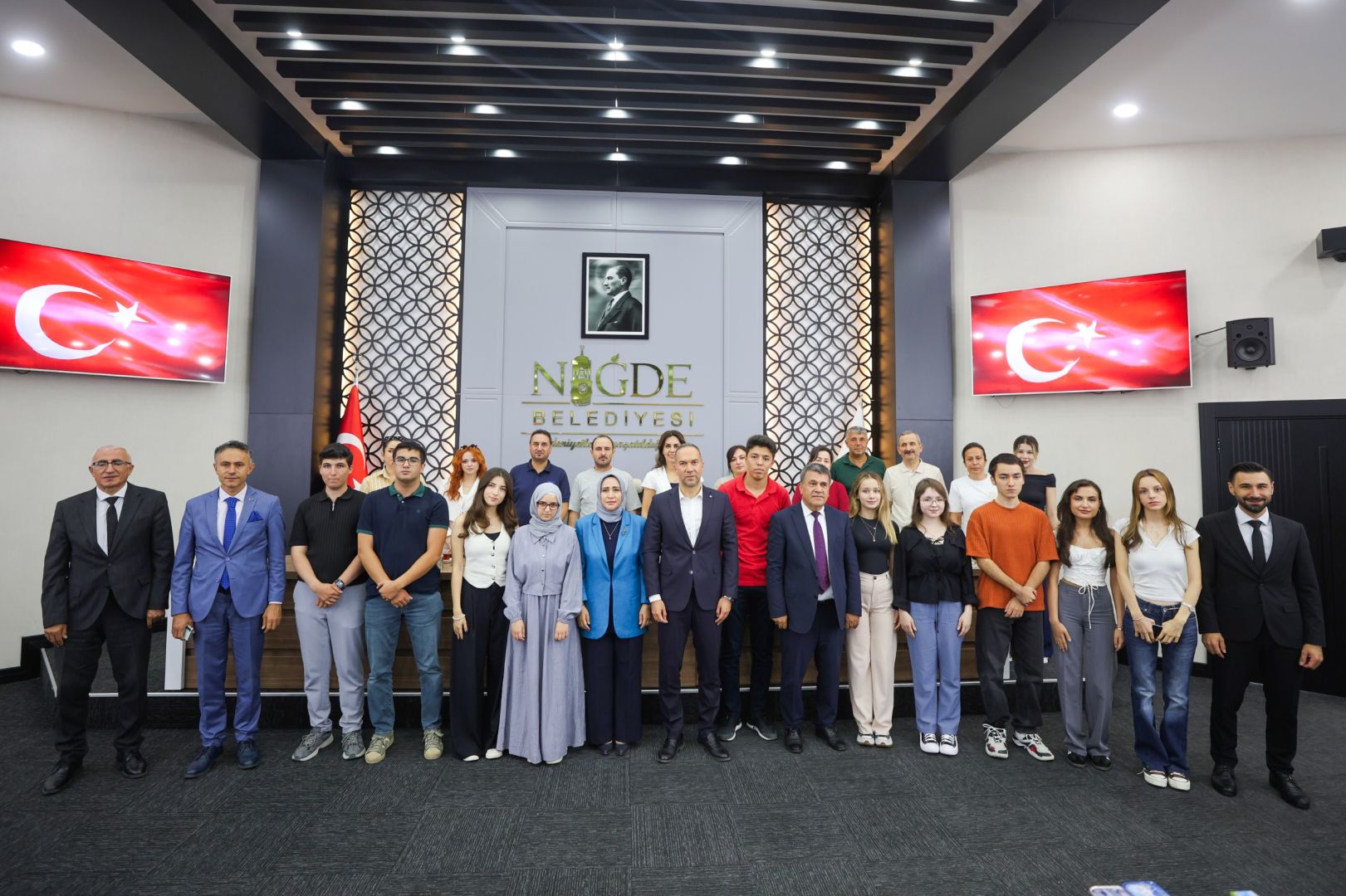 NİĞDE’NİN GURURU OLDULAR: İLK 1000’E GİREN ÖĞRENCİLER ÖDÜLLENDİRİLDİ