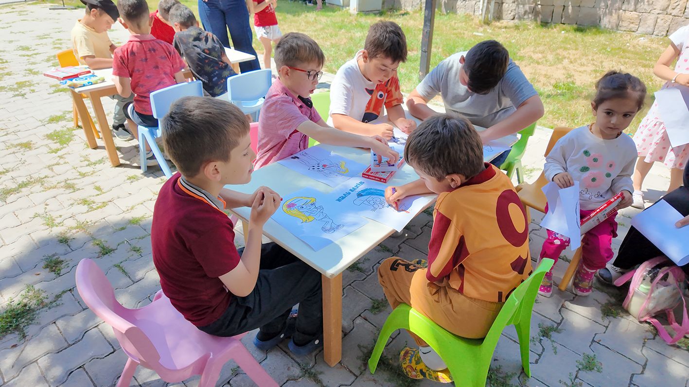 TALAS’TA KİTAPLAR KIRSAL MAHALLELERE ULAŞTI